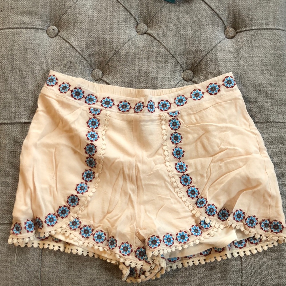 Shorts with flower print